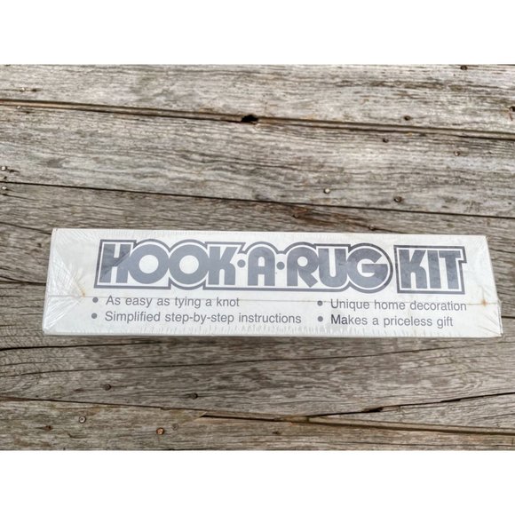 Vintage Latch Hook rug kit Blue White Geometric Boho NOS New 20x27" - Picture 7 of 8